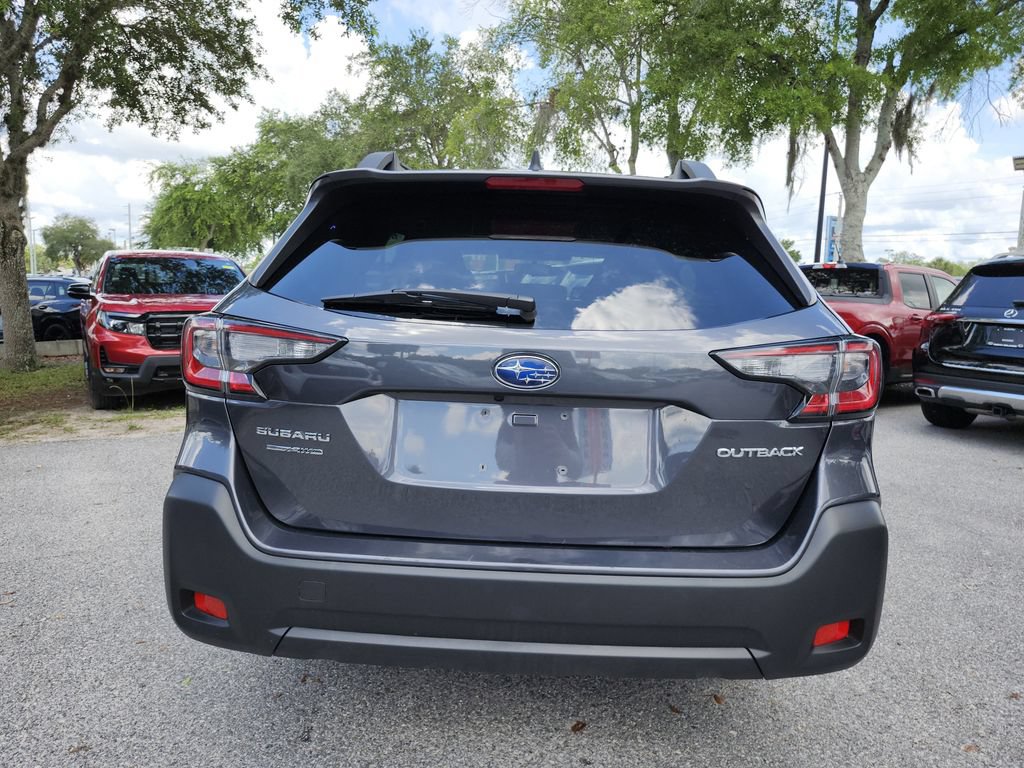 Used 2025 Subaru Outback Premium AWD/4WD image 4