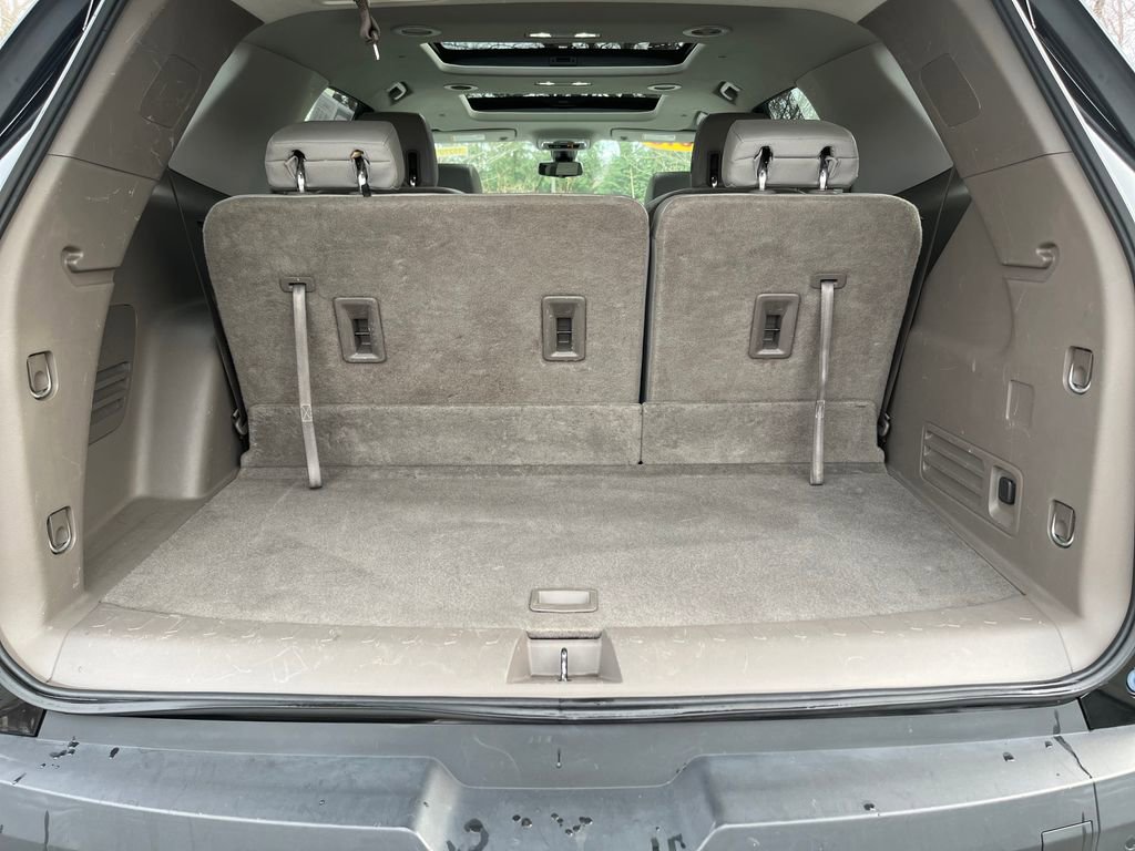 Used 2018 Chevrolet Traverse LT w/ LPO, 'HIT The Road' Package image 14