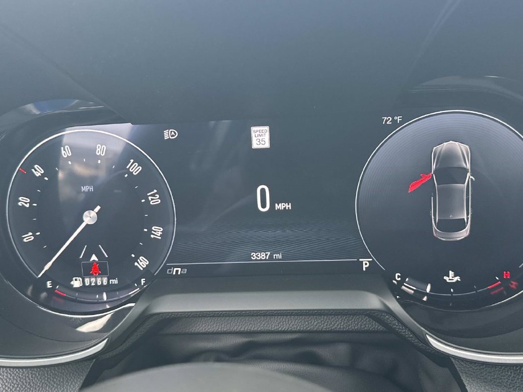 Used 2025 Alfa Romeo Giulia AWD image 28