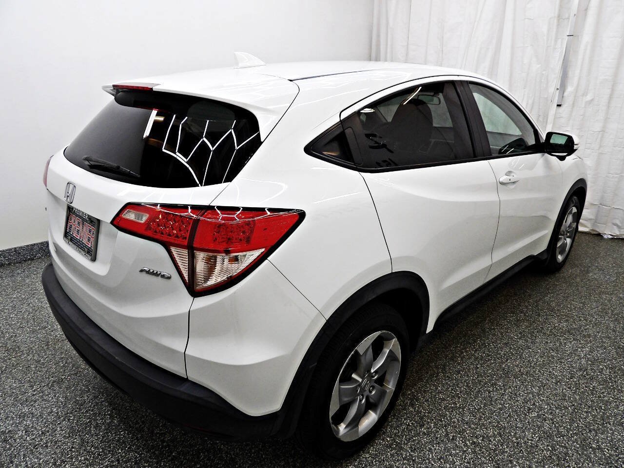 Used 2017 Honda HR-V EX image 6