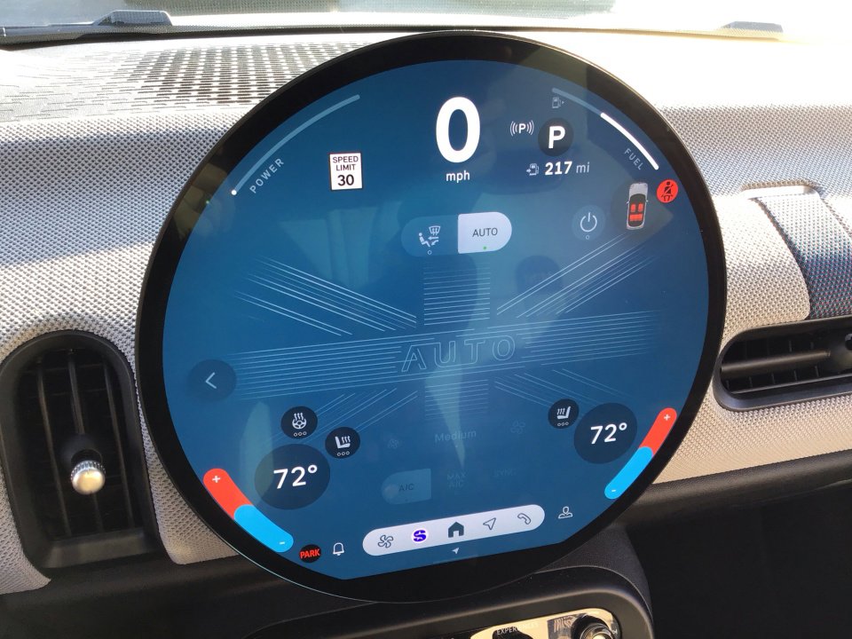 Certified 2025 MINI Cooper S image 18