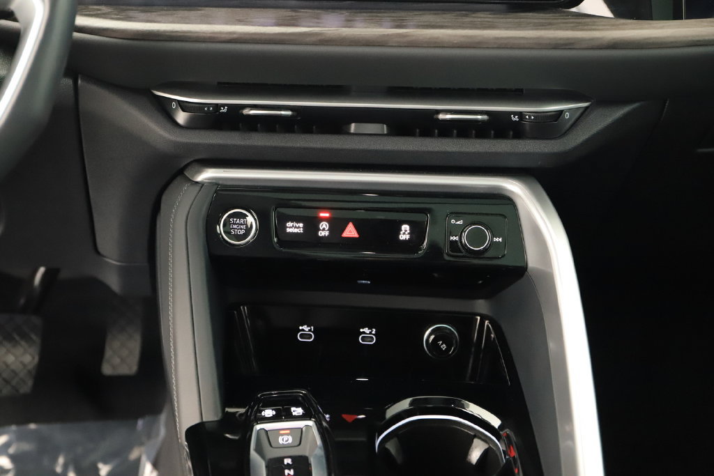 Certified 2025 Audi Q5 Prestige AWD/4WD image 21