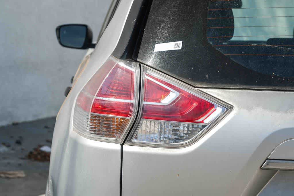 Used 2016 Nissan Rogue S FWD image 7