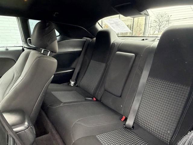 Used 2016 Dodge Challenger SXT image 24