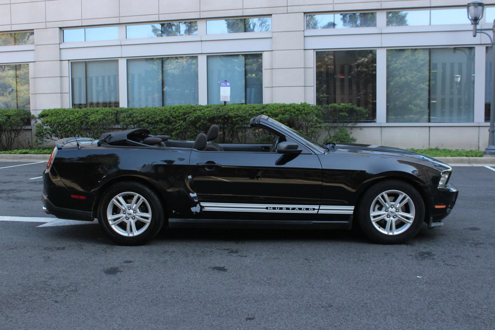 Used 2012 Ford Mustang Convertible w/ Security Pkg RWD image 7
