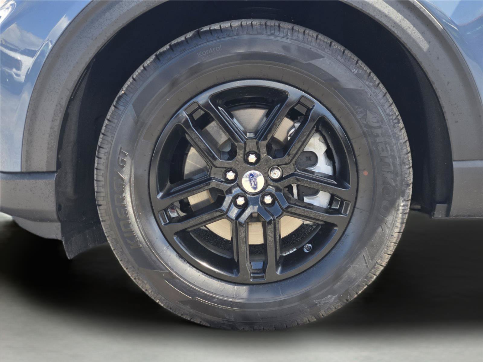 Used 2026 Ford Explorer Active RWD image 11