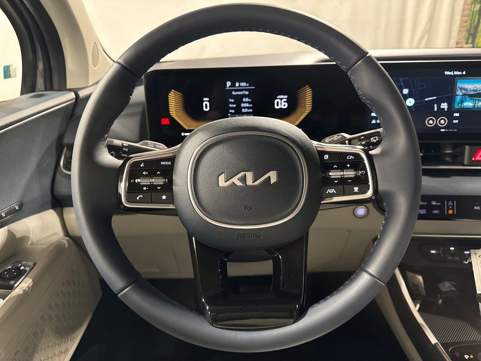 New 2026 Kia Carnival EX FWD image 23