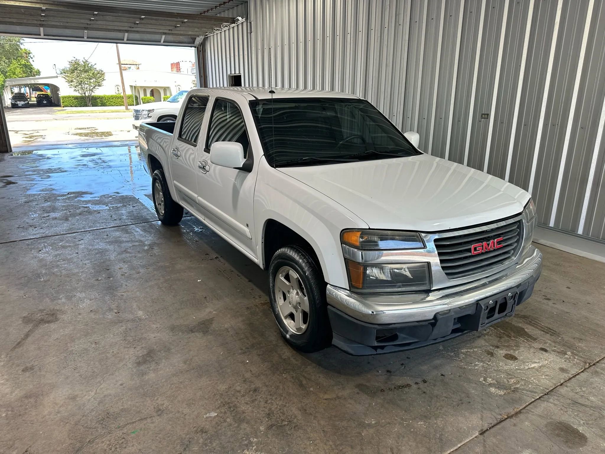 Used 2009 GMC Canyon SLE image 4