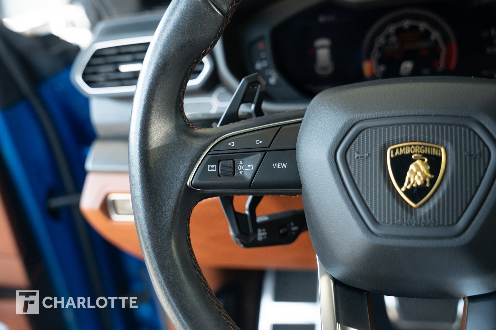 Used 2021 Lamborghini Urus AWD/4WD image 22