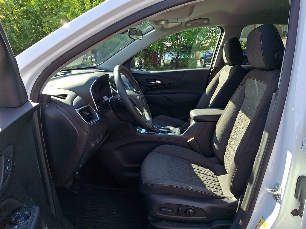 Used 2024 Chevrolet Equinox LT AWD/4WD image 13