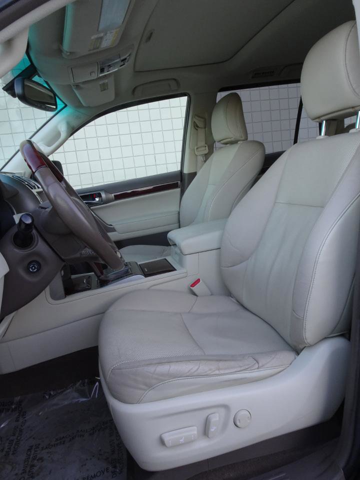 Used 2016 Lexus GX 460 w/ Premium Package image 11