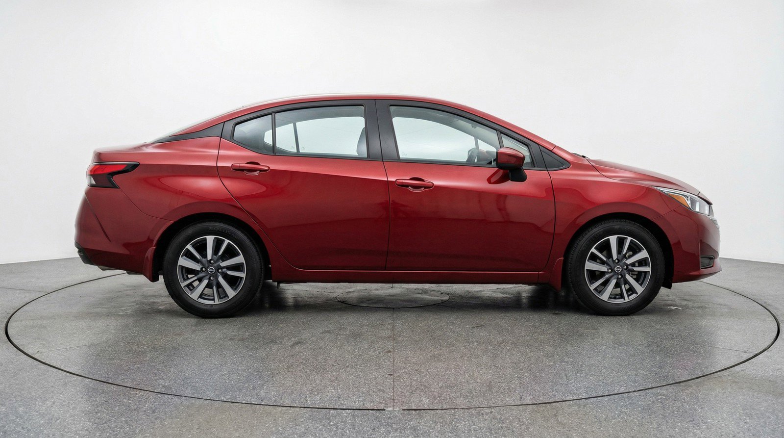 Used 2025 Nissan Versa SV image 11