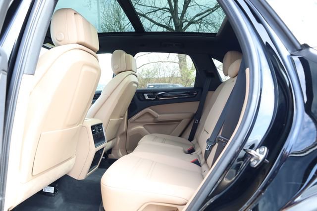 Used 2023 Porsche Cayenne image 23