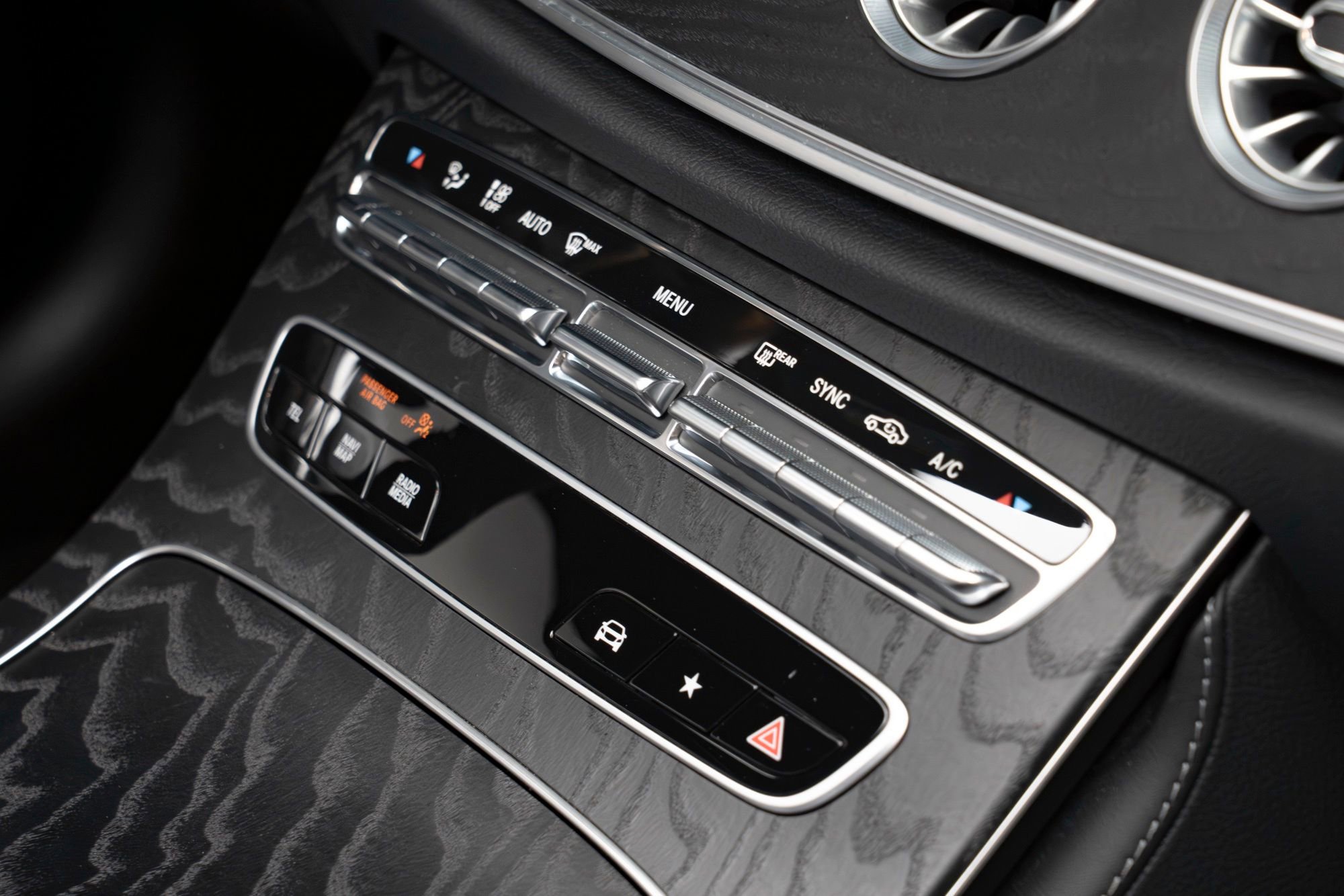 Used 2021 Mercedes-Benz E 53 AMG 4MATIC Cabriolet image 38