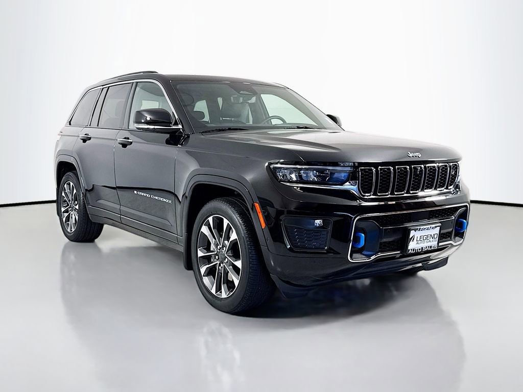 Used 2023 Jeep Grand Cherokee Overland w/ Advanced Protech Group III AWD/4WD image 3