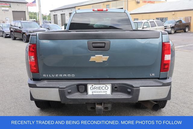 Used 2011 Chevrolet Silverado 3500 W/T AWD/4WD image 7