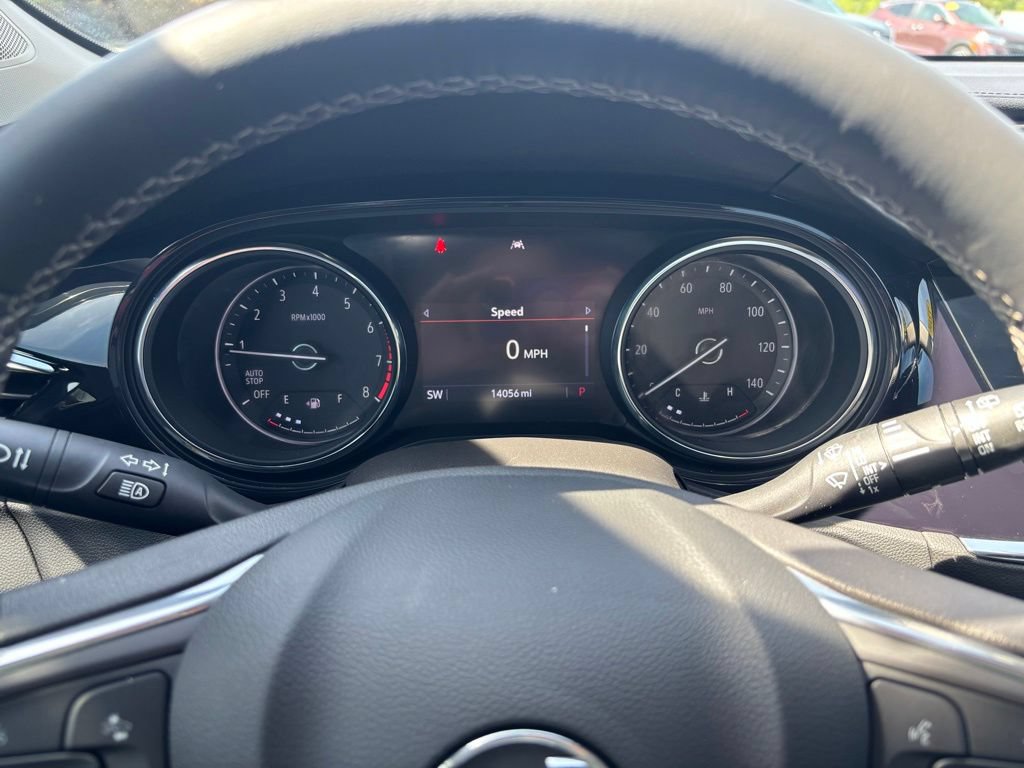 Used 2022 Buick Encore GX Essence FWD image 34