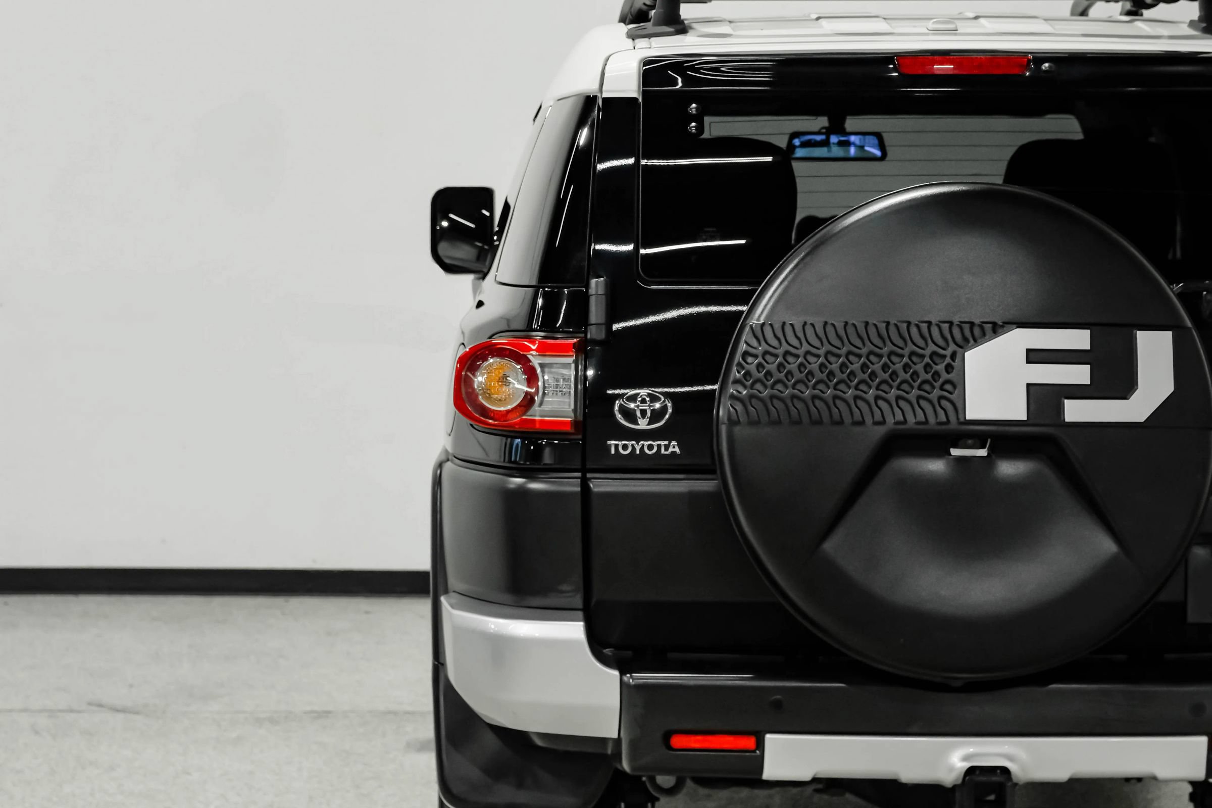 Used 2013 Toyota FJ Cruiser 4WD w/ Upgrade Pkg image 48