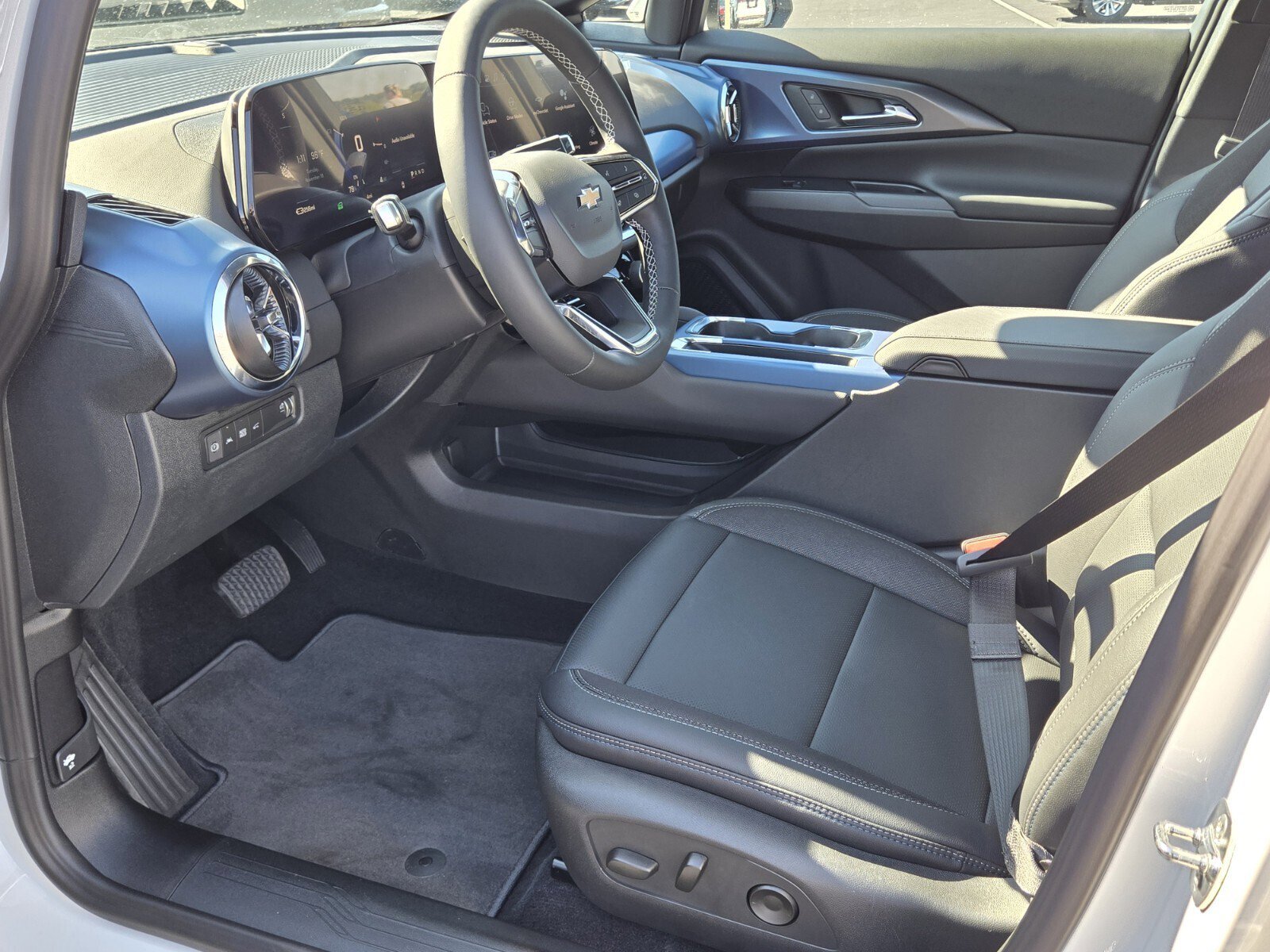 New 2026 Chevrolet Equinox EV LT image 6