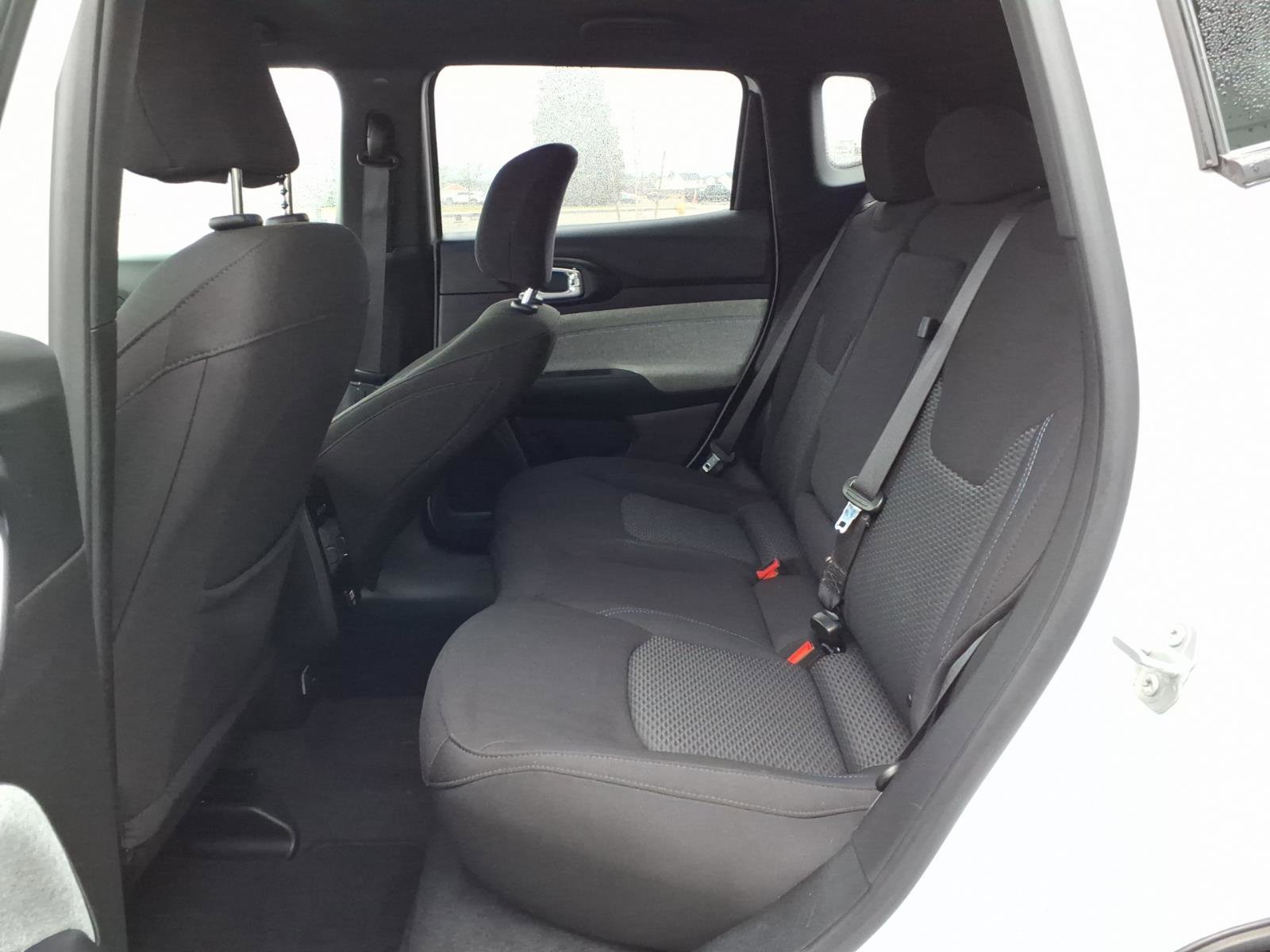 Used 2023 Jeep Compass Sport image 12