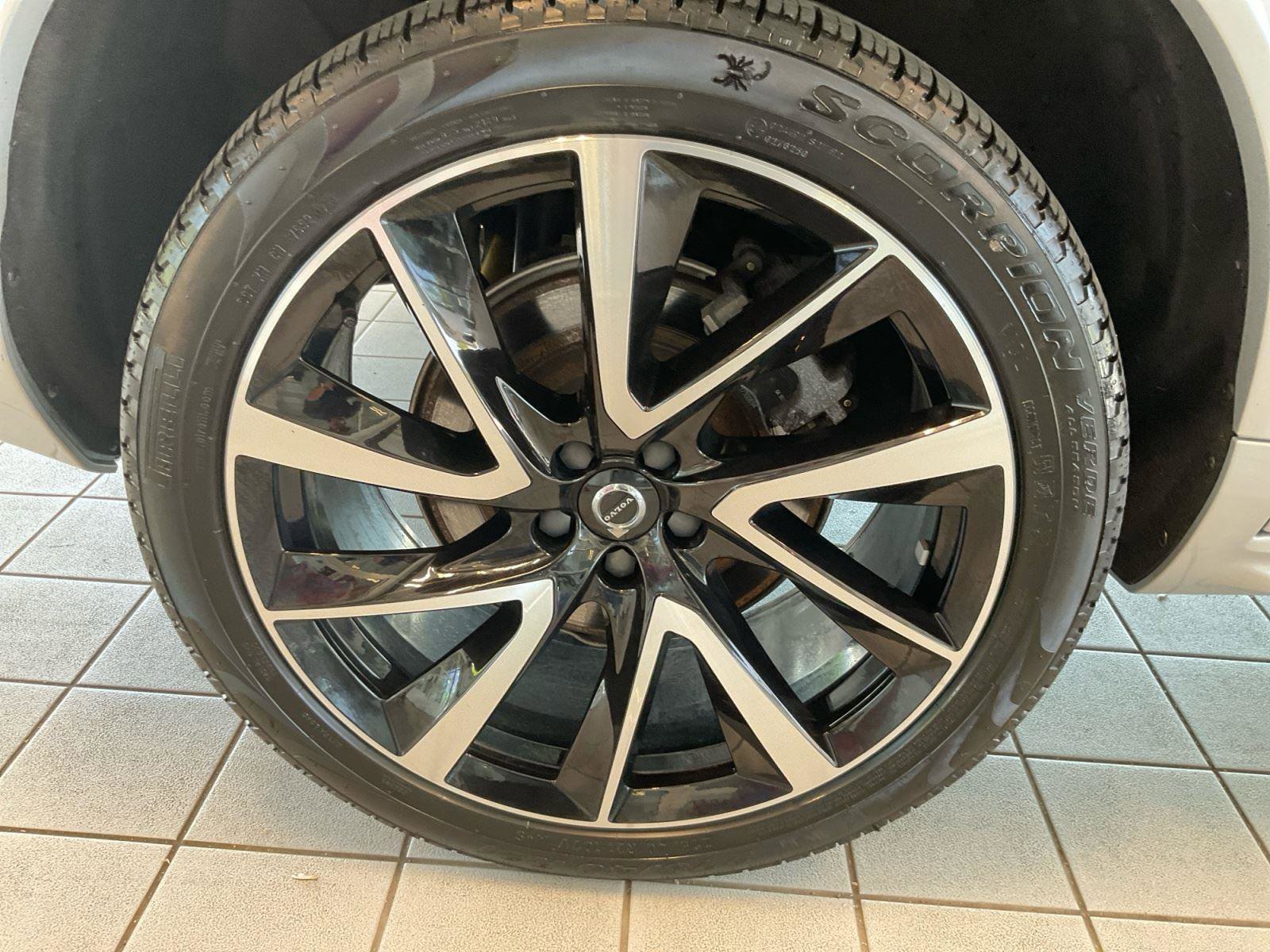 Used 2023 Volvo XC90 B6 Plus w/ Protection Package AWD/4WD image 16