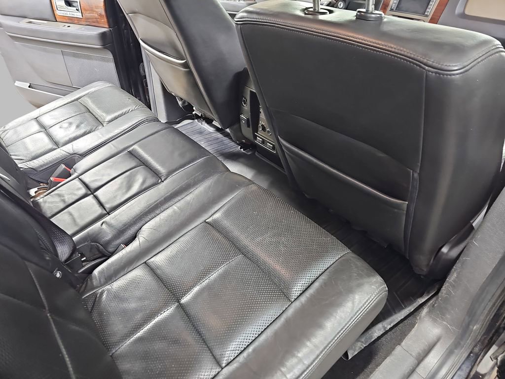 Used 2011 Lincoln Navigator L 4WD image 14