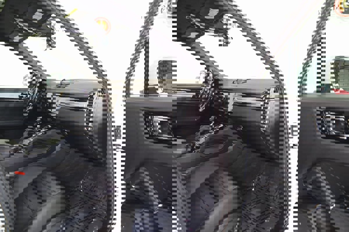 Used 2023 Porsche Cayenne image 87