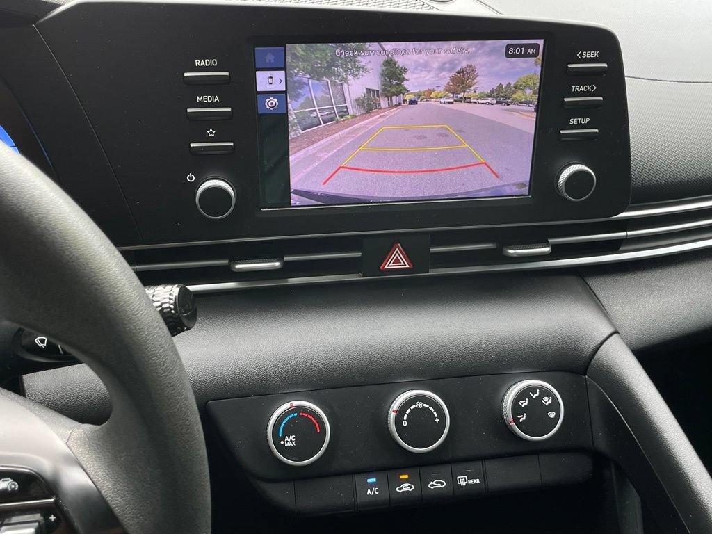 Used 2025 Hyundai Elantra SE FWD image 17