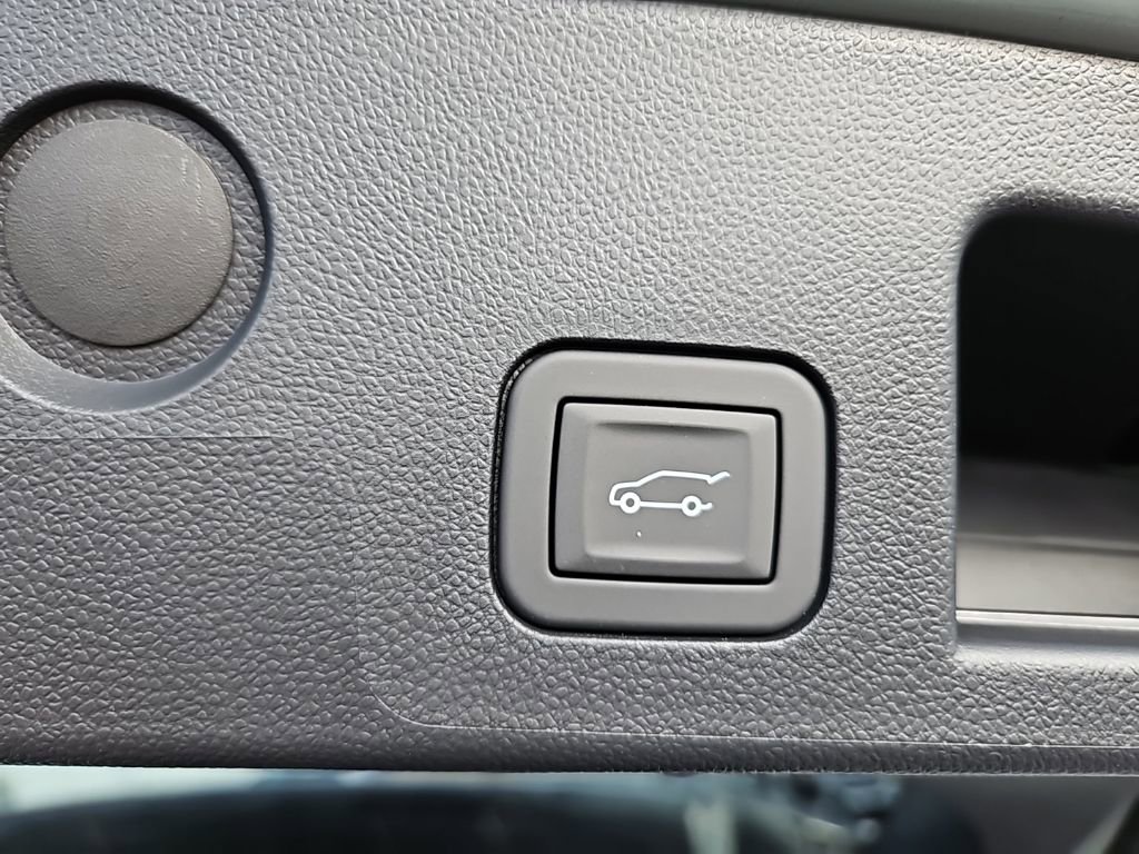 Certified 2026 Chevrolet Equinox ACTIV w/ Convenience Package III image 29