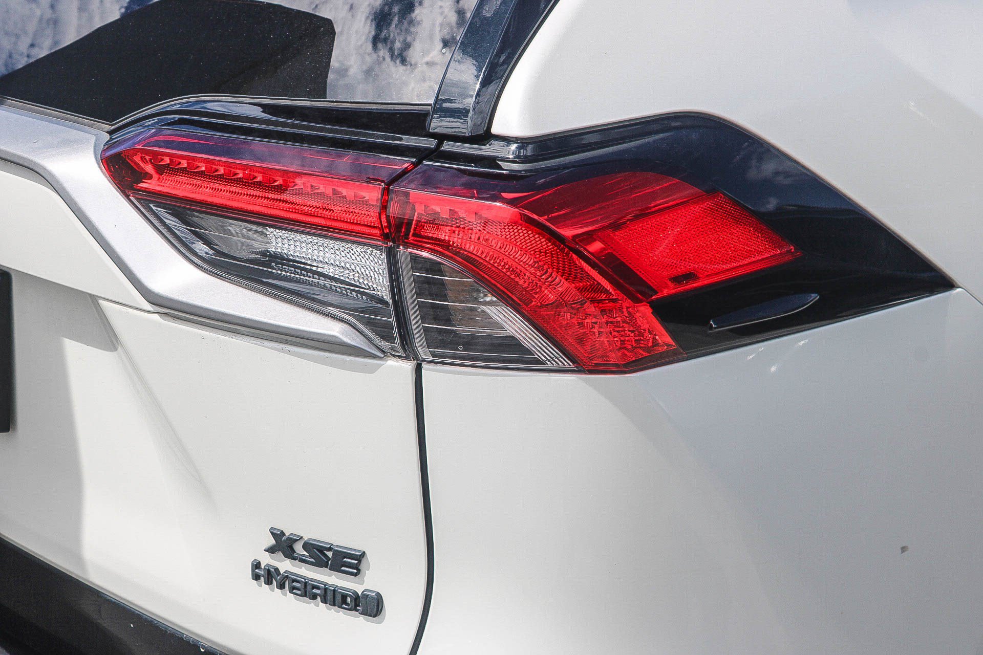 Used 2021 Toyota RAV4 XSE AWD/4WD image 15