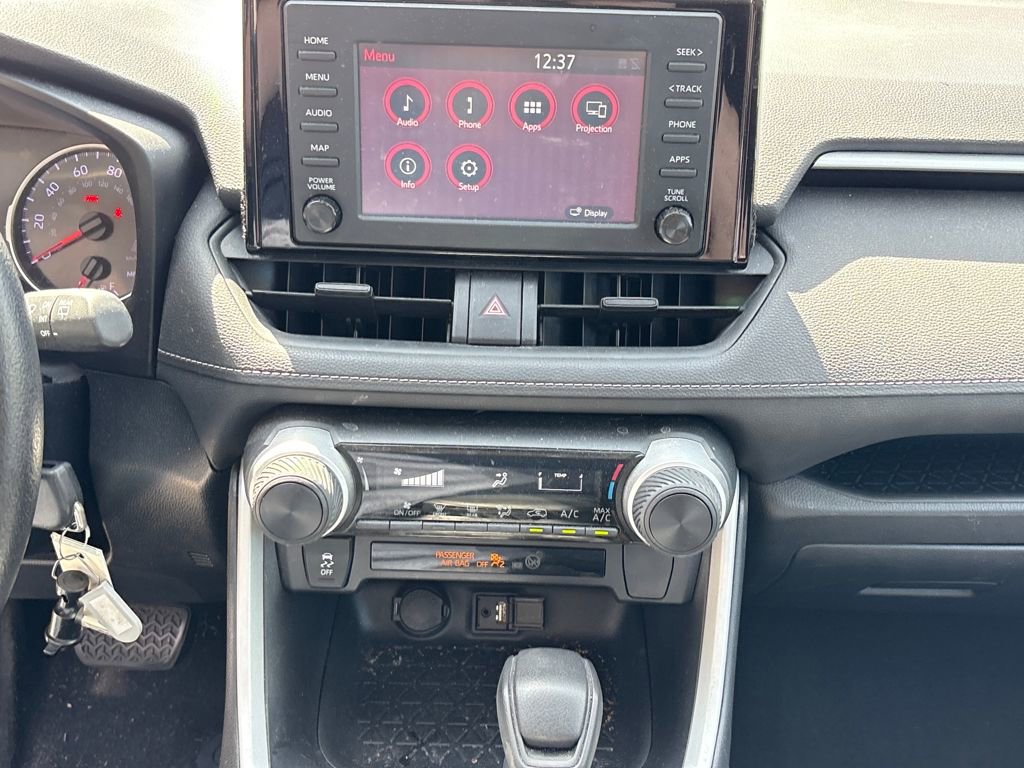 Used 2019 Toyota RAV4 LE image 23