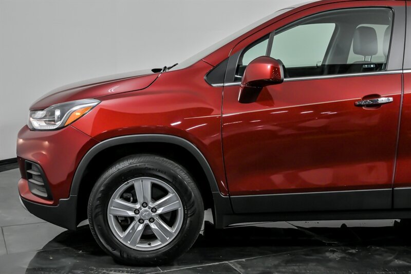 Used 2020 Chevrolet Trax LT w/ Driver Confidence Package AWD/4WD image 6