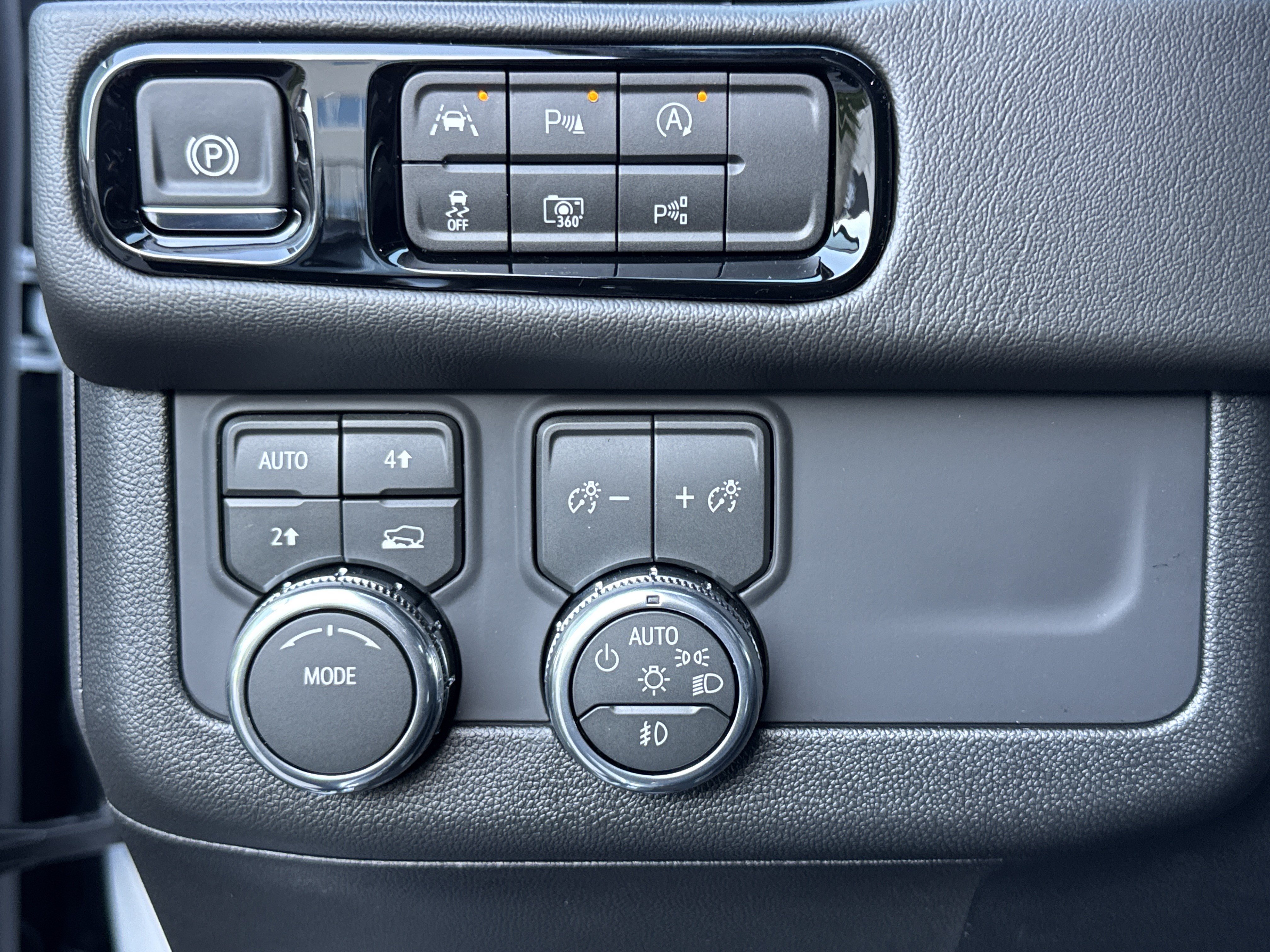 New 2026 GMC Yukon Denali AWD/4WD image 18