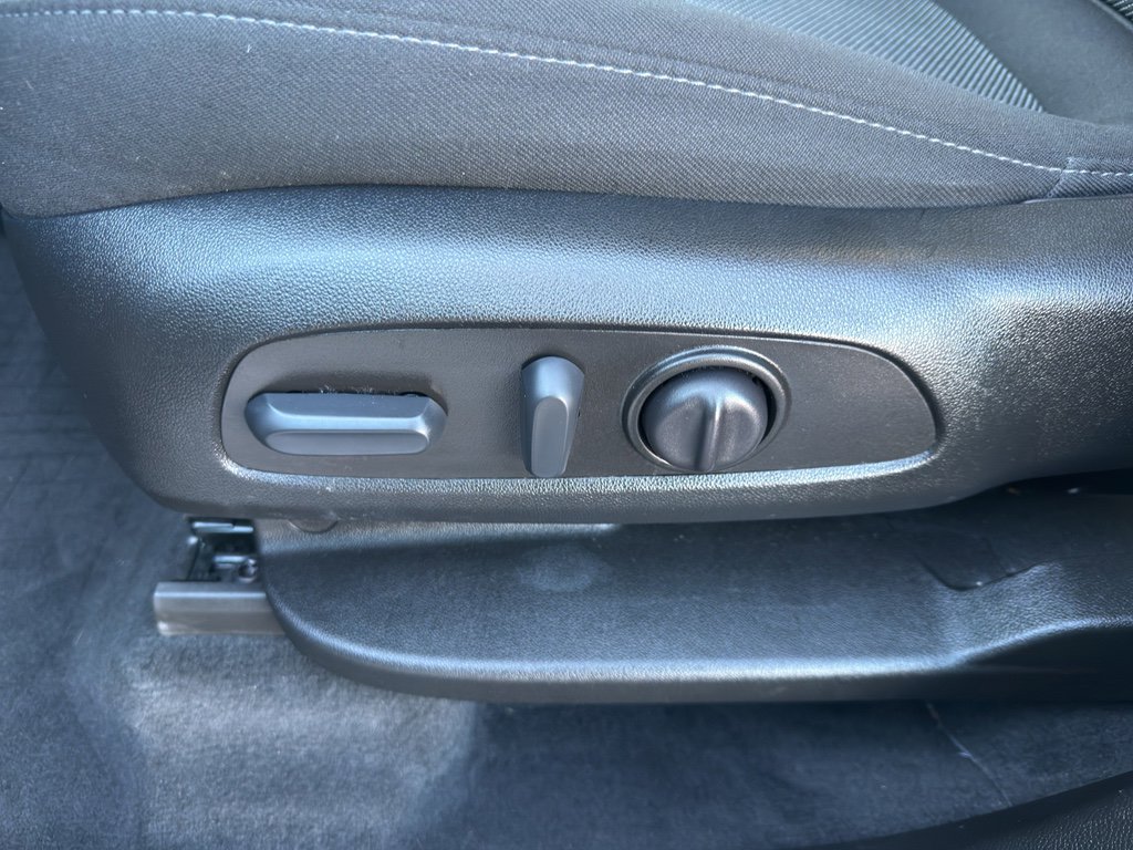 Used 2023 Chevrolet Traverse LT w/ Midnight/Sport Edition image 16