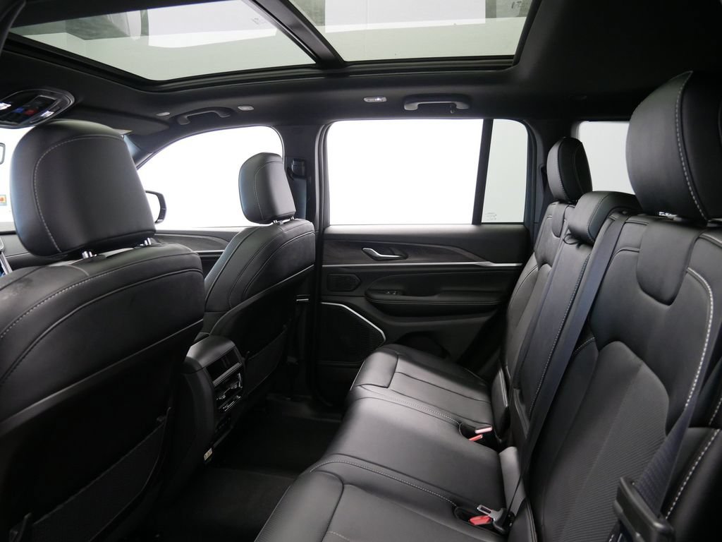 New 2027 Jeep Grand Cherokee Limited AWD/4WD image 14