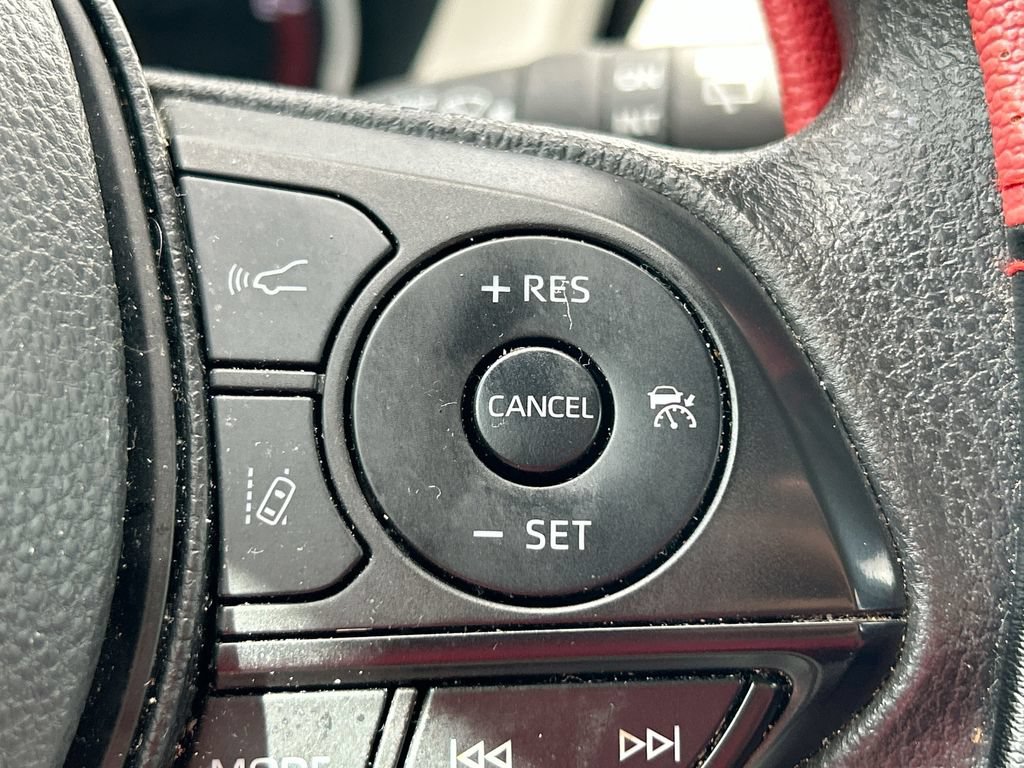 Used 2025 Toyota RAV4 XLE FWD image 18