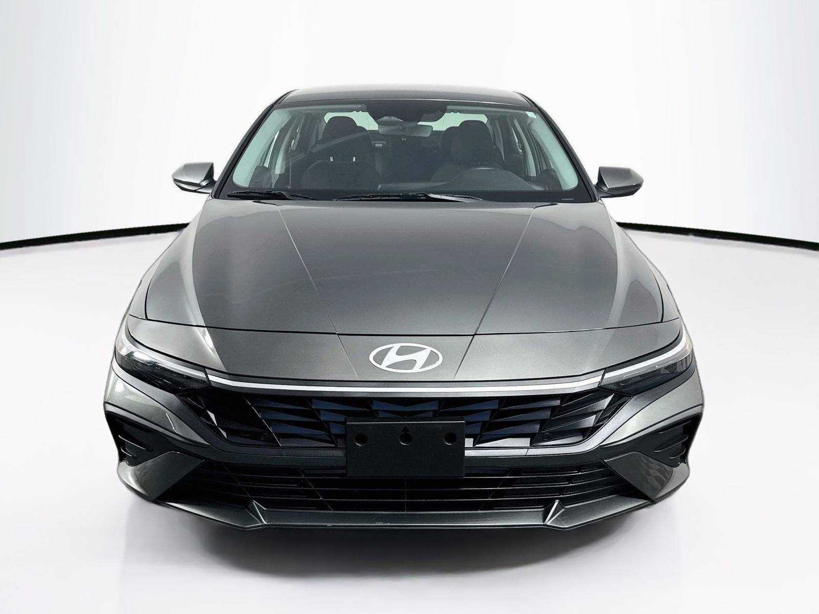 Used 2024 Hyundai Elantra SEL FWD image 2
