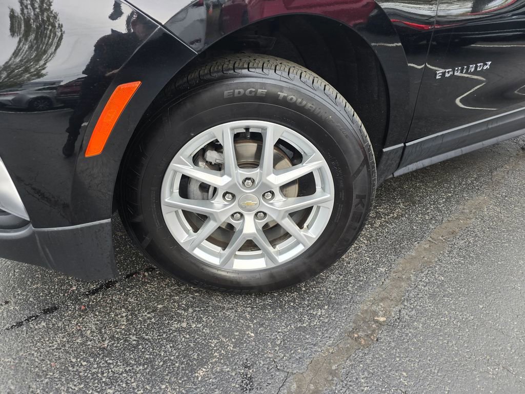 Used 2022 Chevrolet Equinox LT AWD/4WD image 2