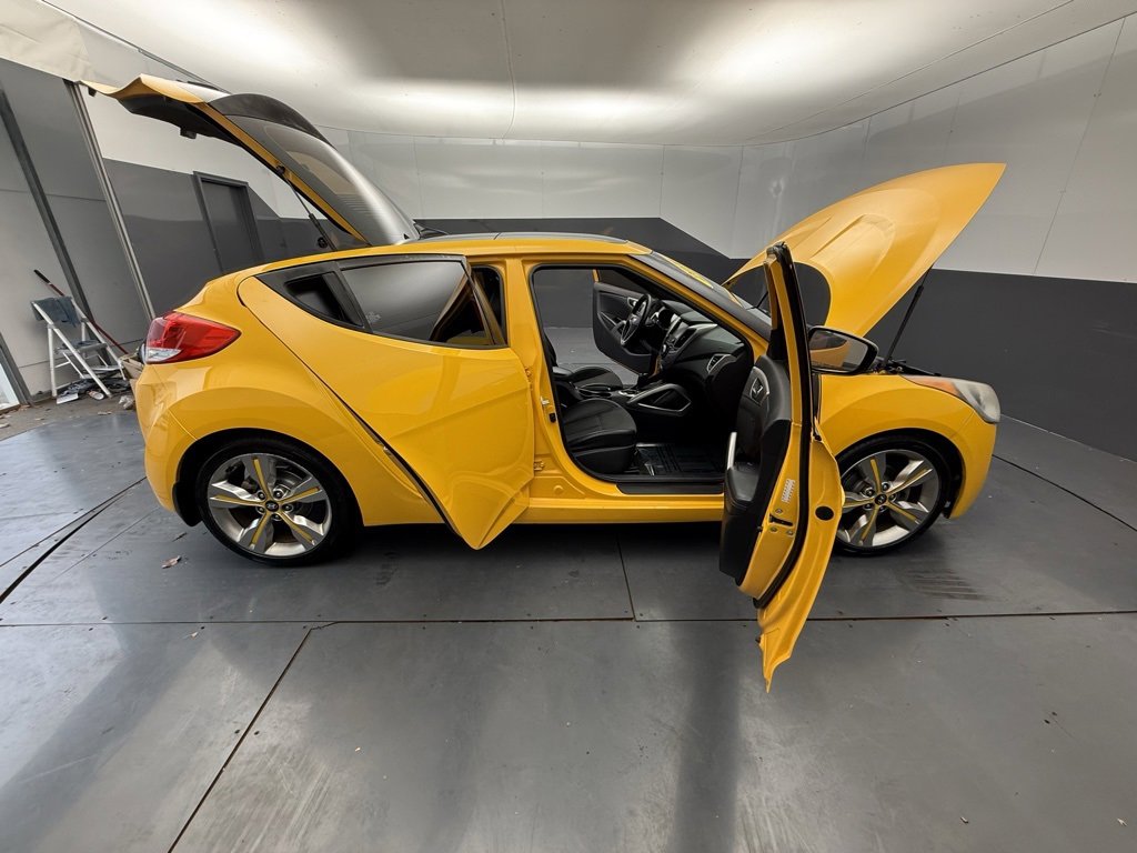 Used 2016 Hyundai Veloster w/ Option Group 03 image 18