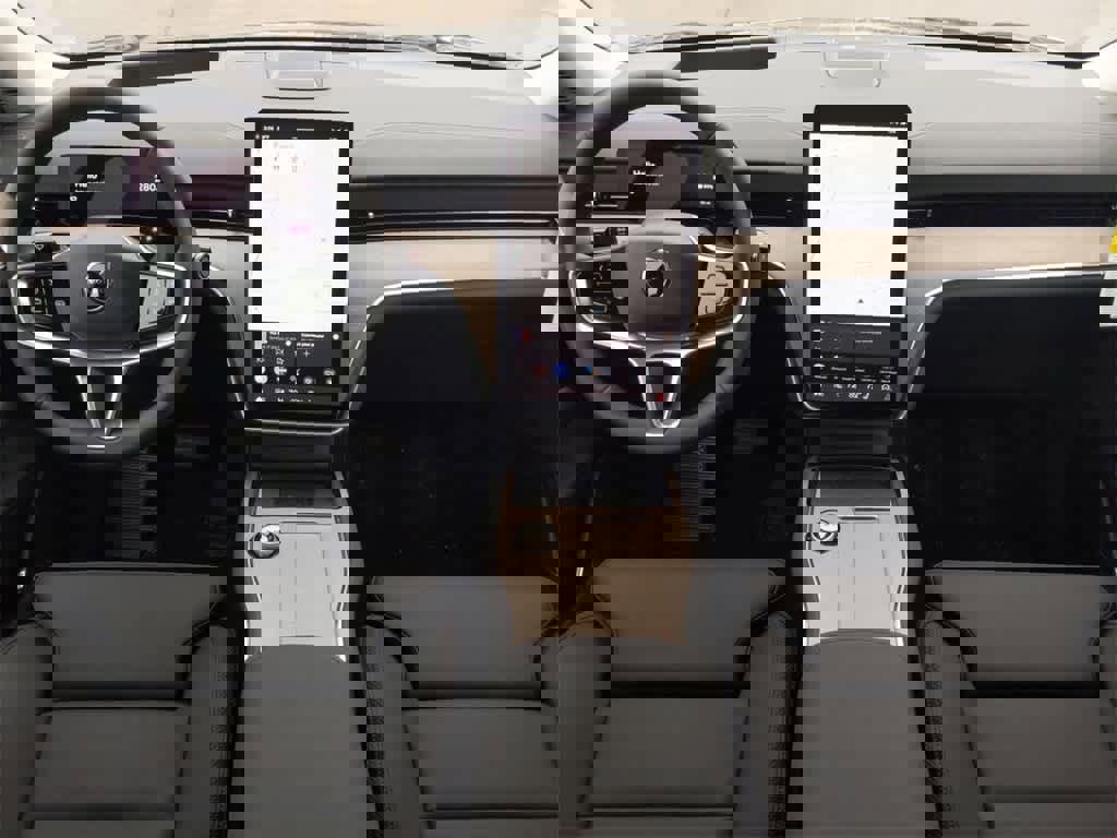 New 2025 Volvo EX90 Plus image 13