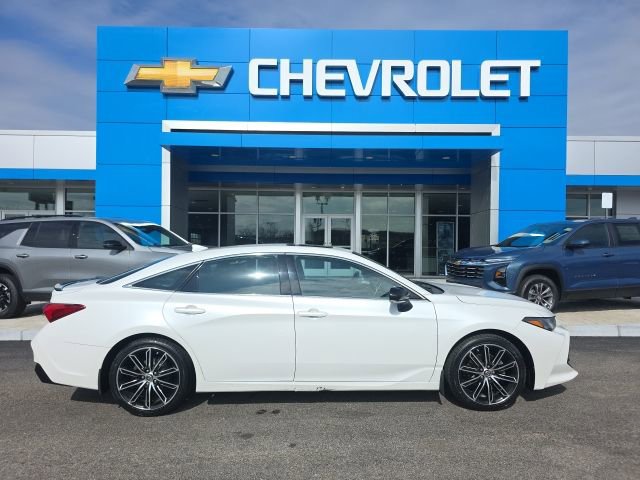 Used 2019 Toyota Avalon Touring w/ Carpet Mat Package FWD image 3