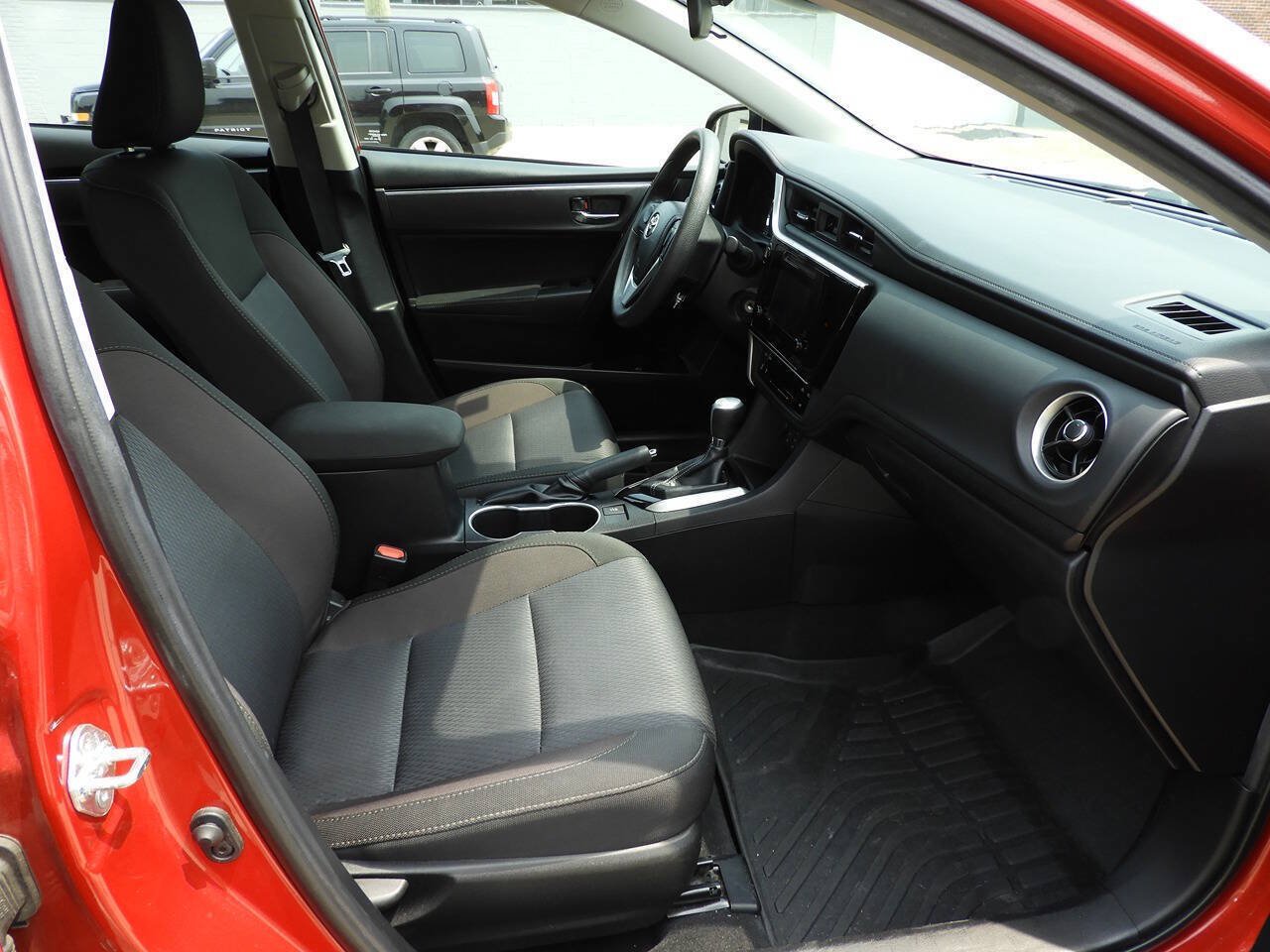 Used 2019 Toyota Corolla L FWD image 28