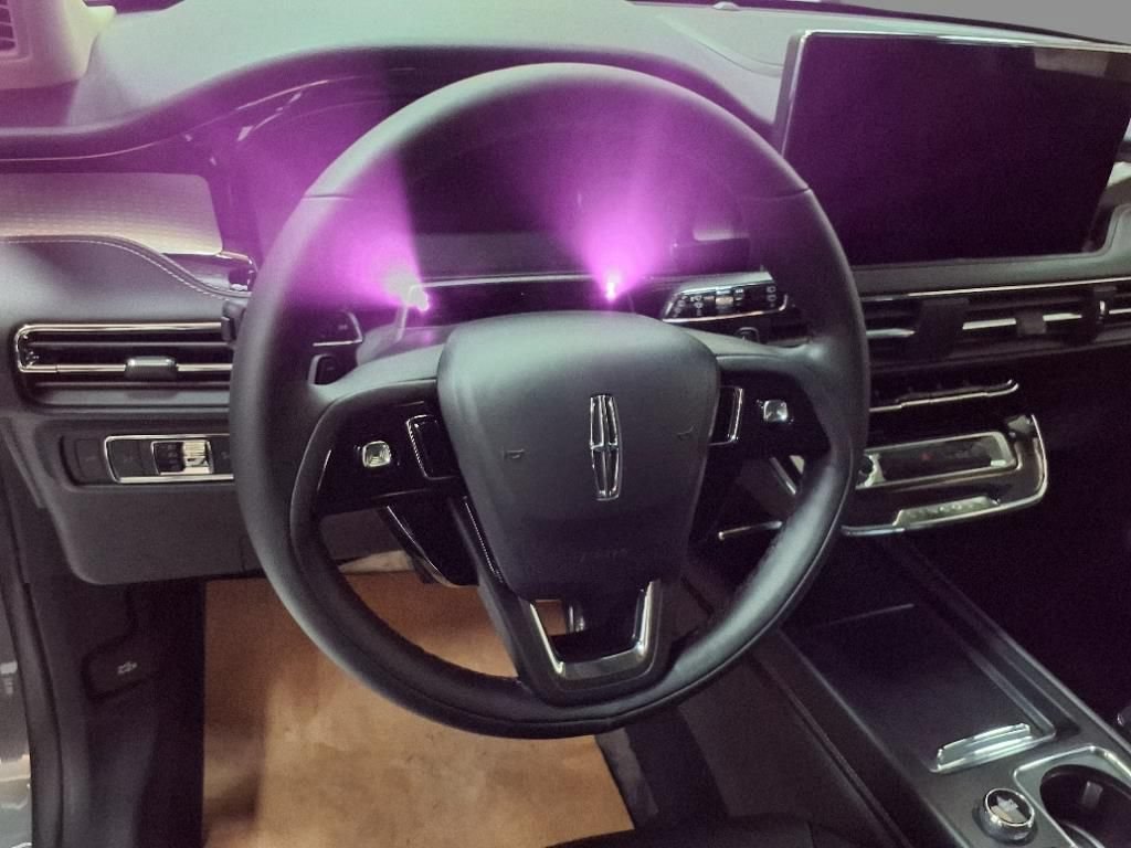 New 2025 Lincoln Corsair Reserve w/ Equipment Group 202A AWD/4WD image 18