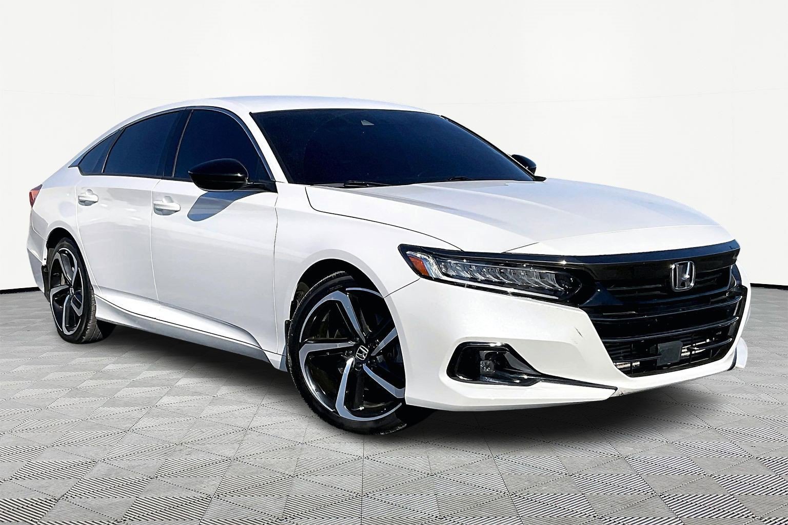Used 2022 Honda Accord Sport image 1