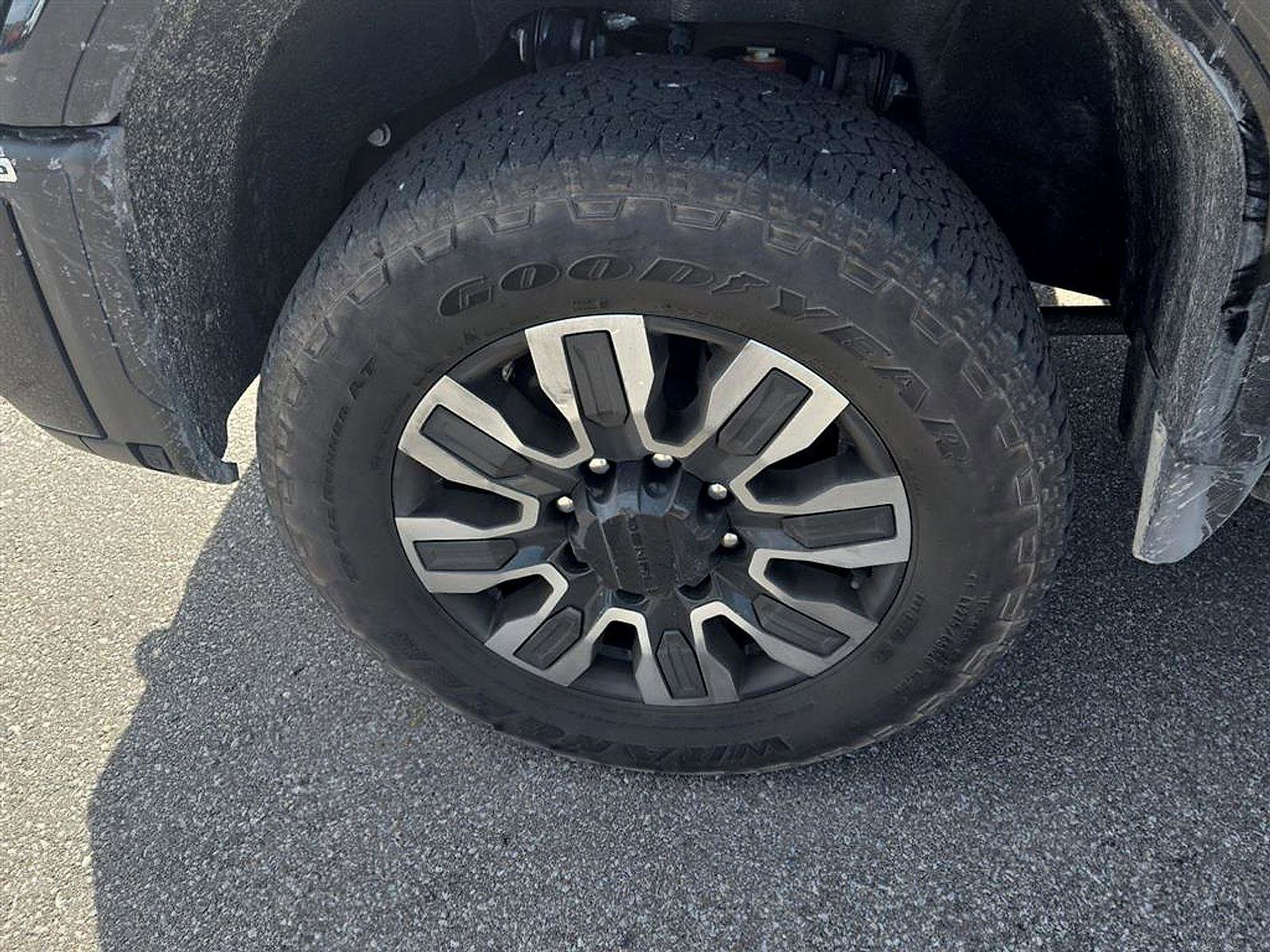 Used 2025 GMC Sierra 3500 Denali Ultimate image 11