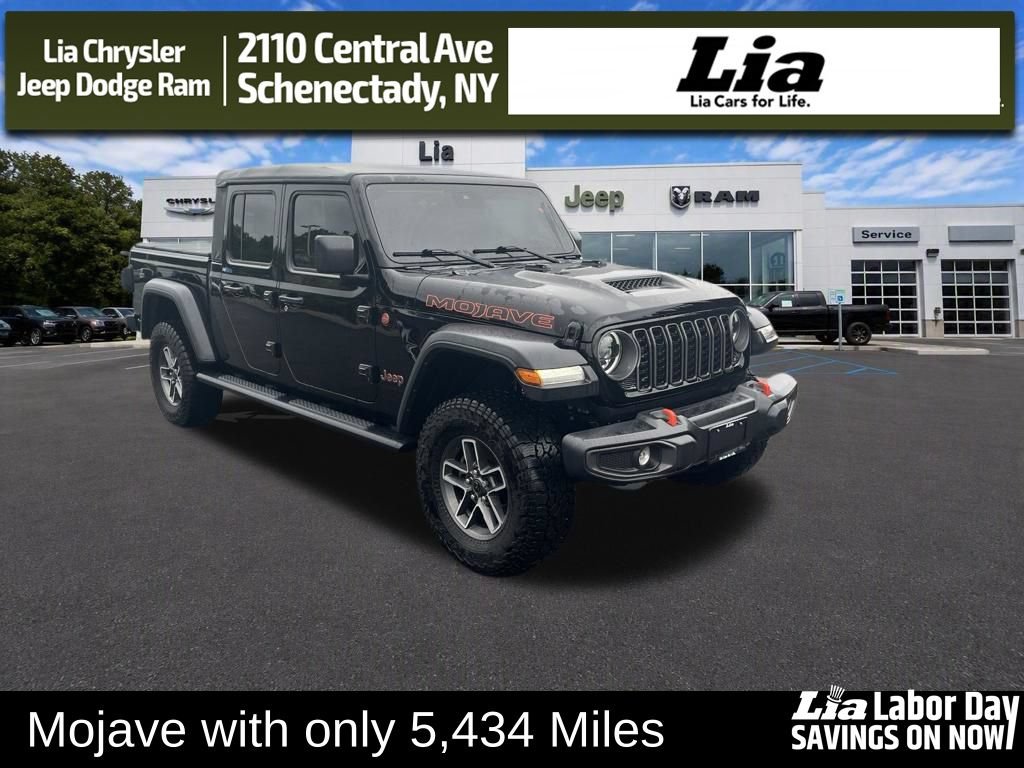 Used 2025 Jeep Gladiator Mojave w/ Convenience Group AWD/4WD video 1