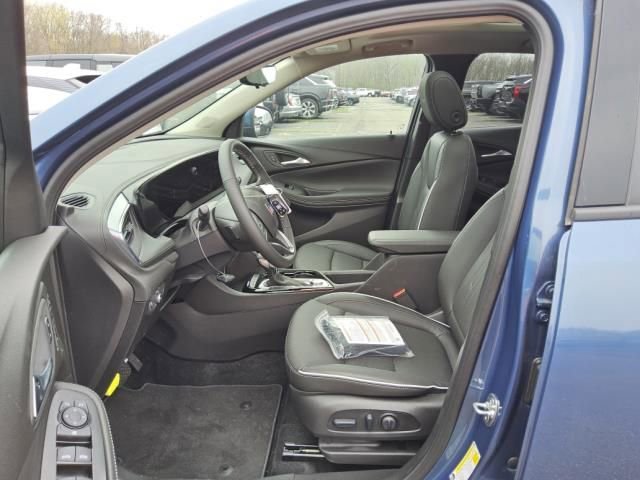 Used 2025 Buick Encore GX Avenir w/ Avenir Technology Package AWD/4WD image 4