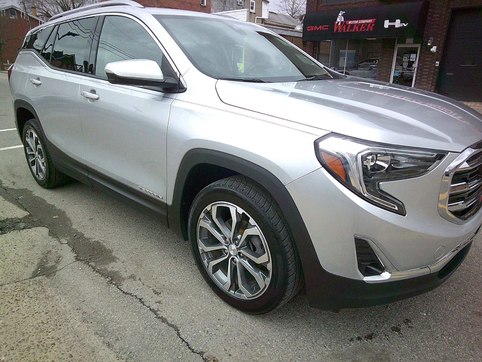 Used 2021 GMC Terrain SLT AWD/4WD image 1