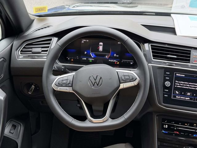 Certified 2024 Volkswagen Tiguan SE AWD/4WD image 14