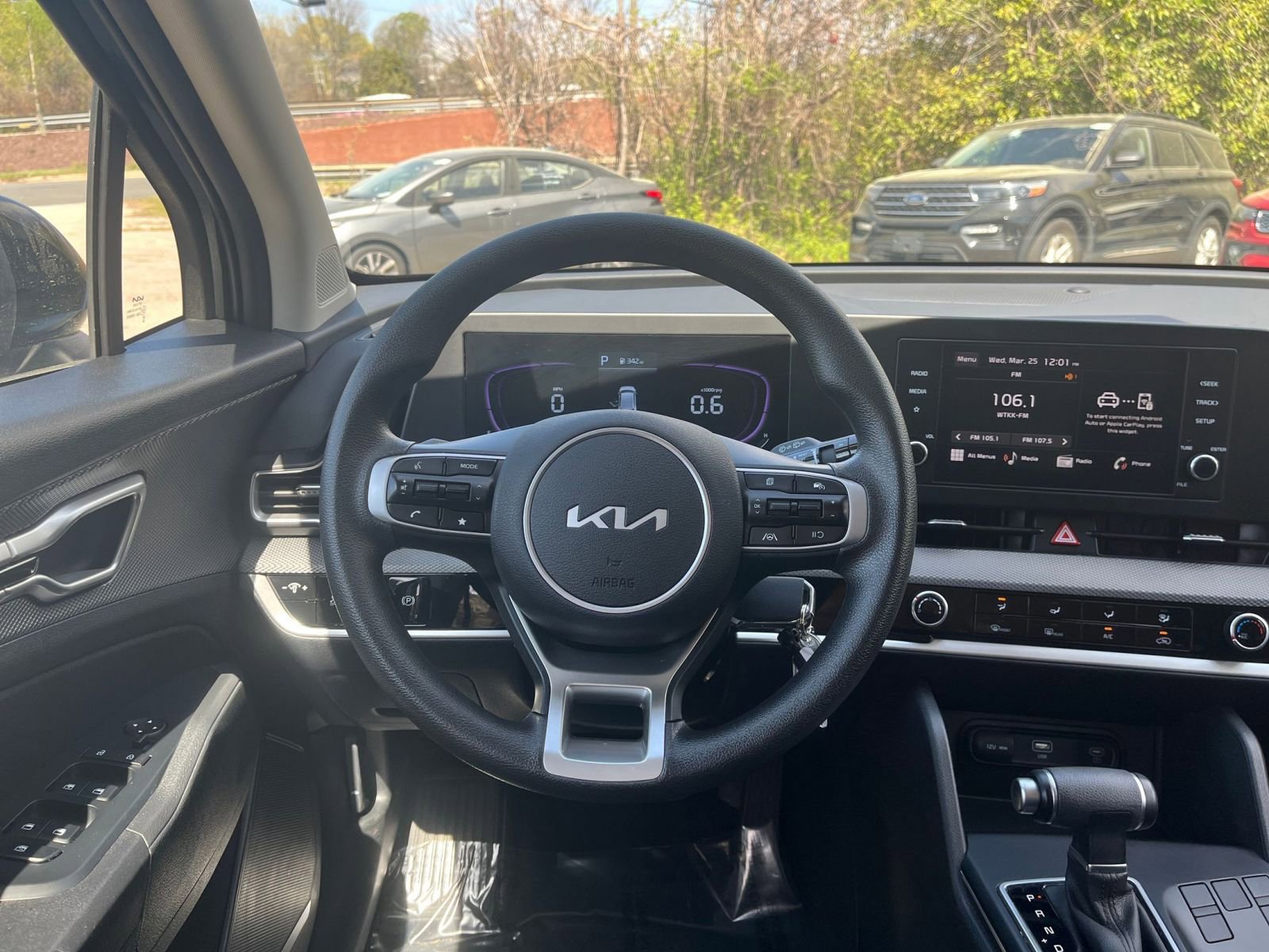 Used 2025 Kia Sportage LX FWD image 31